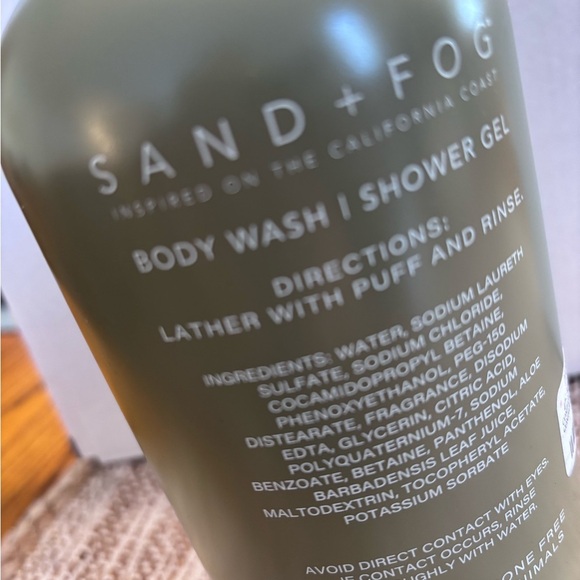 Sand + Fog Pistachio Dream Shower Gel 32 ozs - Picture 3 of 3